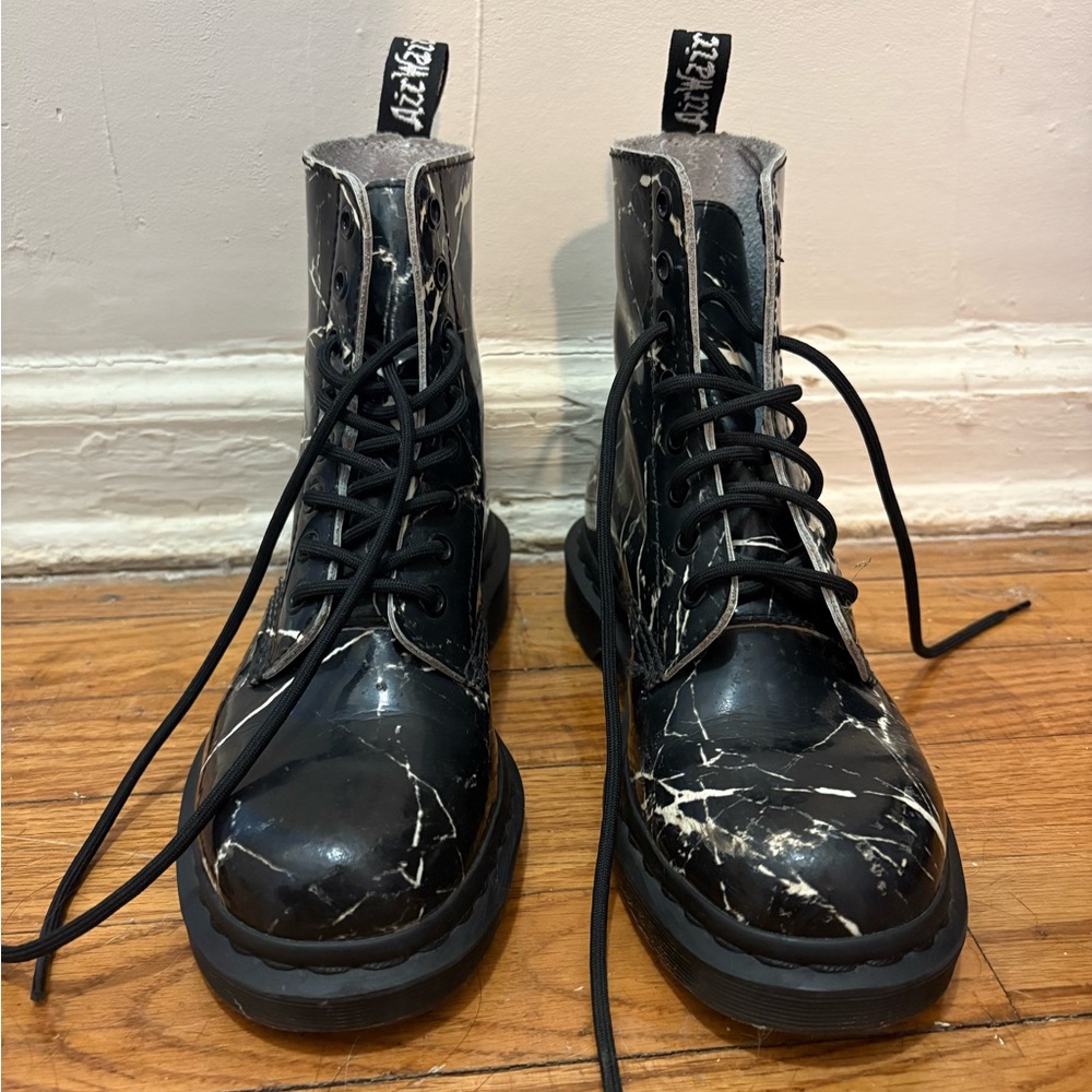 Dr. Martens Black Marble 1460 Boots Sz 6